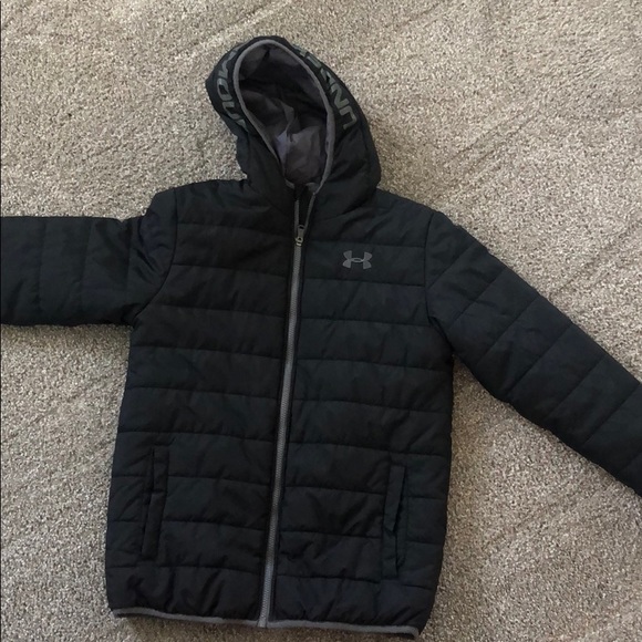 Under Armor boys coat. Size youth large